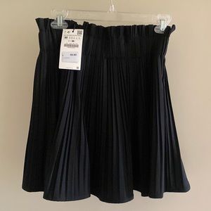 Zara black pleated NWT size M